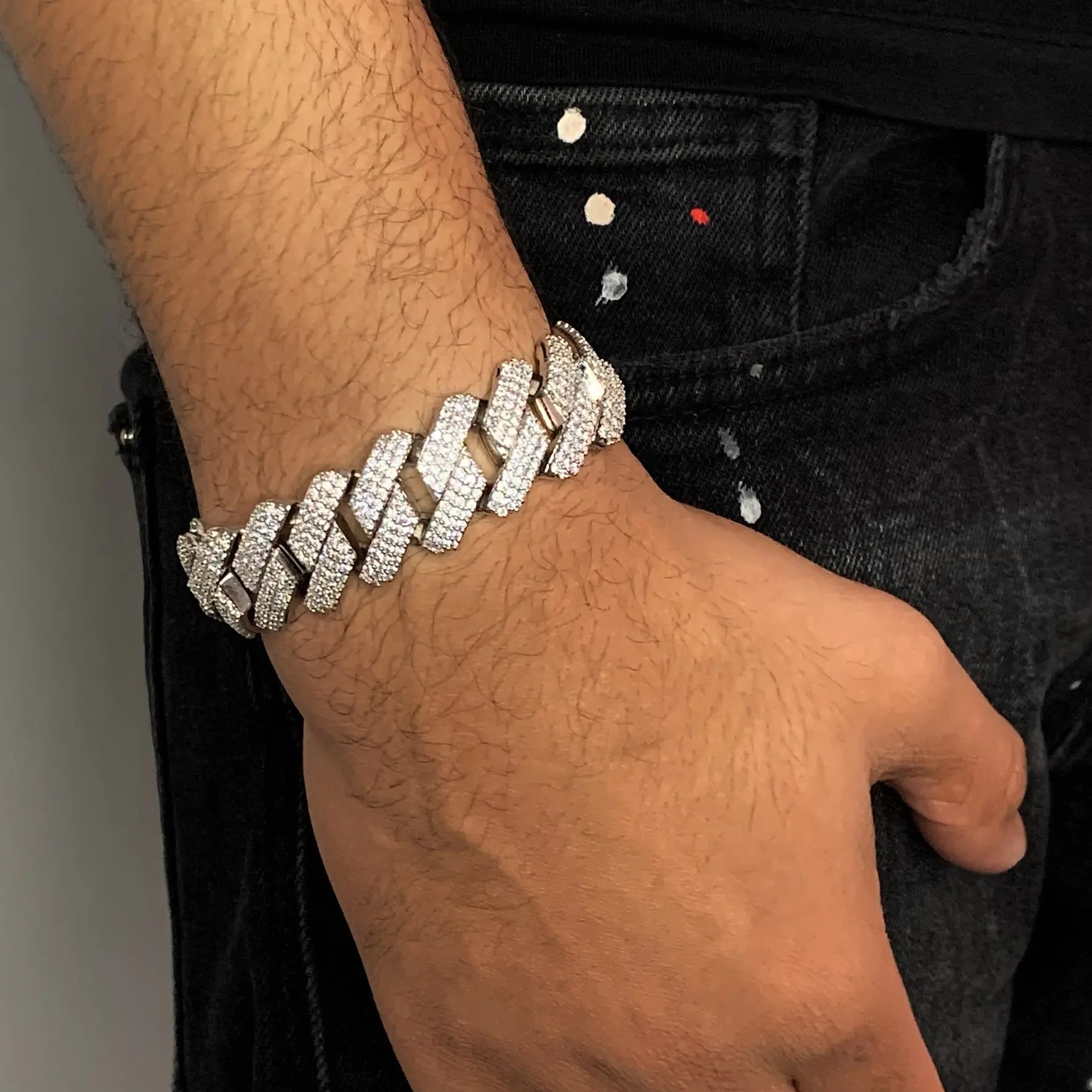 ICED OUT BRACLETS FOR BOTH MALE AND FEMAILS